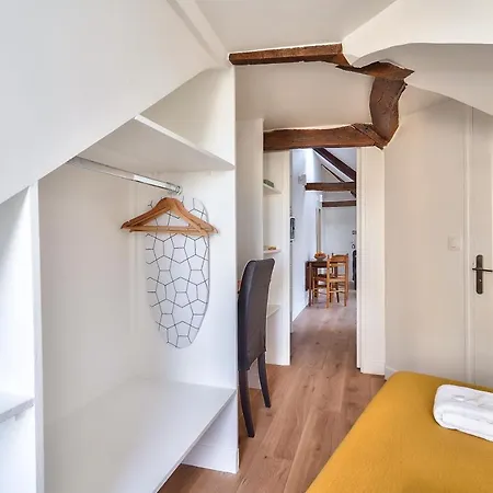 Apartament Charming 1 Bedroom In The Heart Of