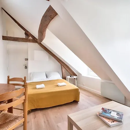 Charming 1 Bedroom In The Heart Of Appartement *