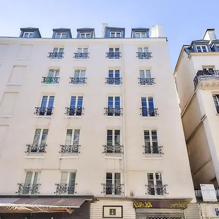 Appartement Charming 1 Bedroom In The Heart Of Parijs